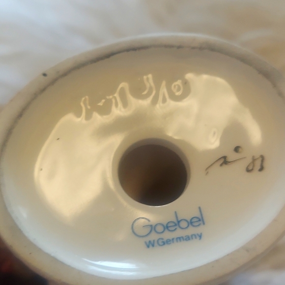 M.J. HUMMEL Goebel Apple Tree Girl Vintage - Picture 8 of 10